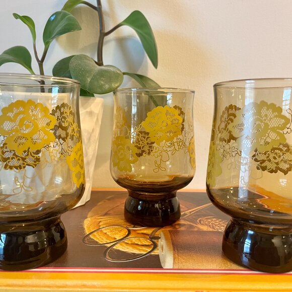 70's Vintage Libbey Smoky Tawny Gold Glasses with Yellow Florals - Picture 2 of 3